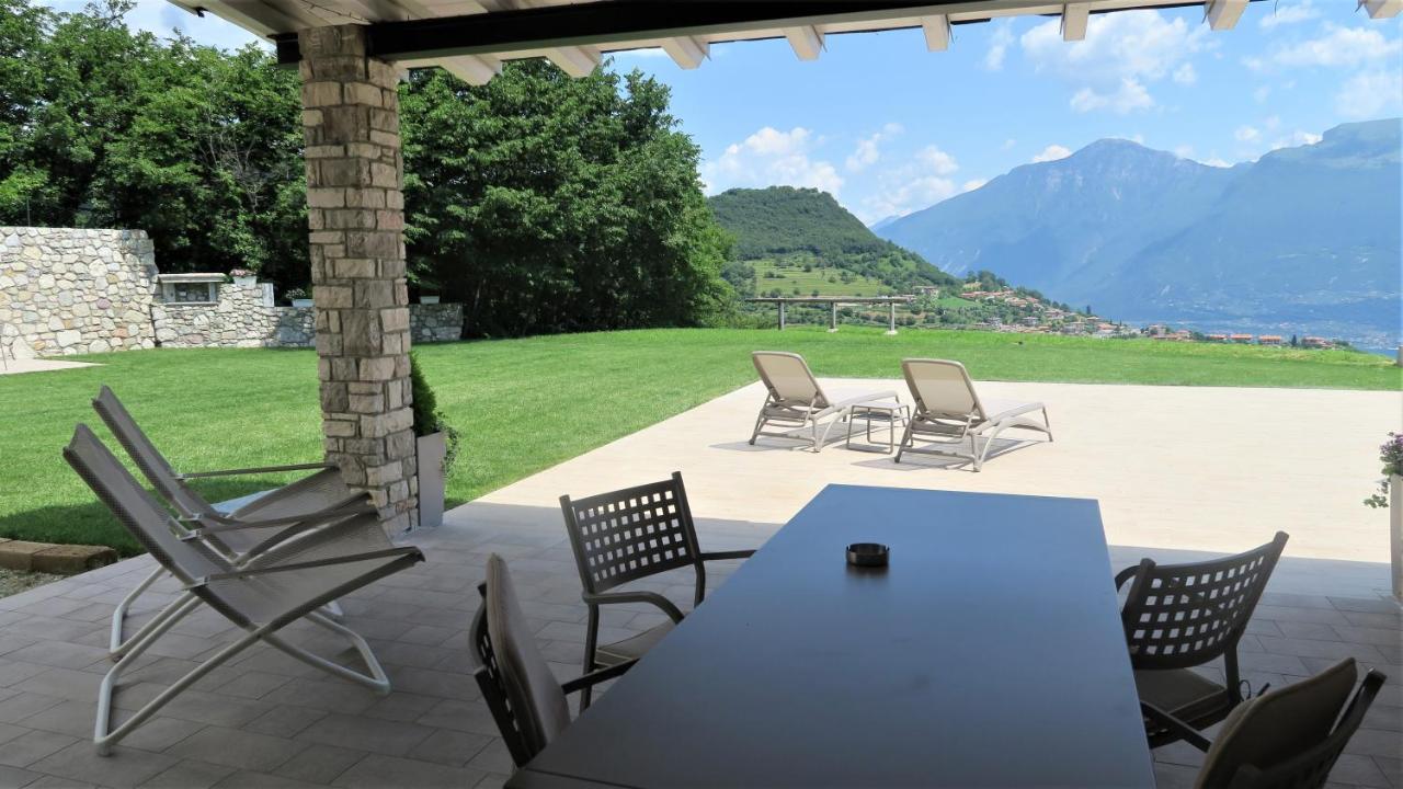 Oasi Da Vinci Aparthotel Tignale Exterior photo